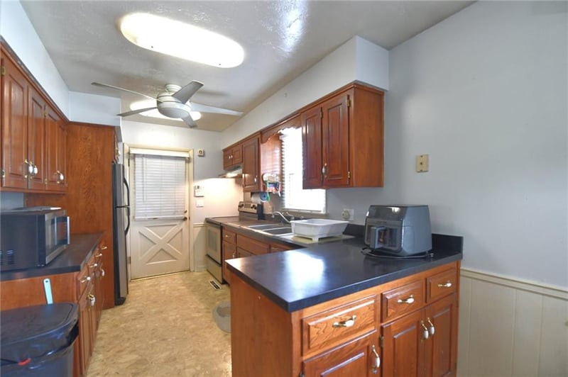 8000 Riverview Ave, Kansas City, KS 66112