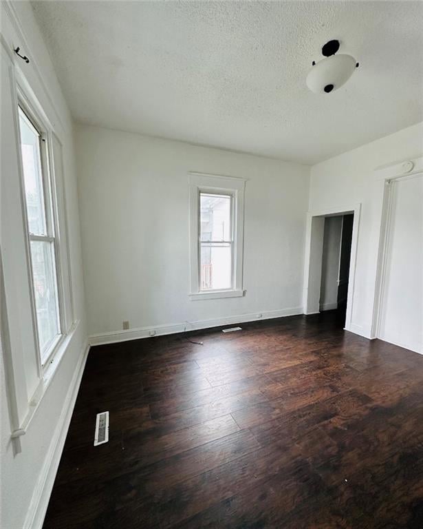 2421-2423 11th St, St Joseph, MO 64503