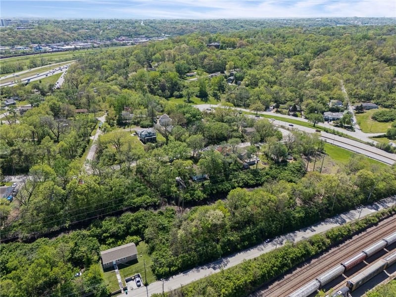 573 Metropolitan Ave, Kansas City, KS 66103