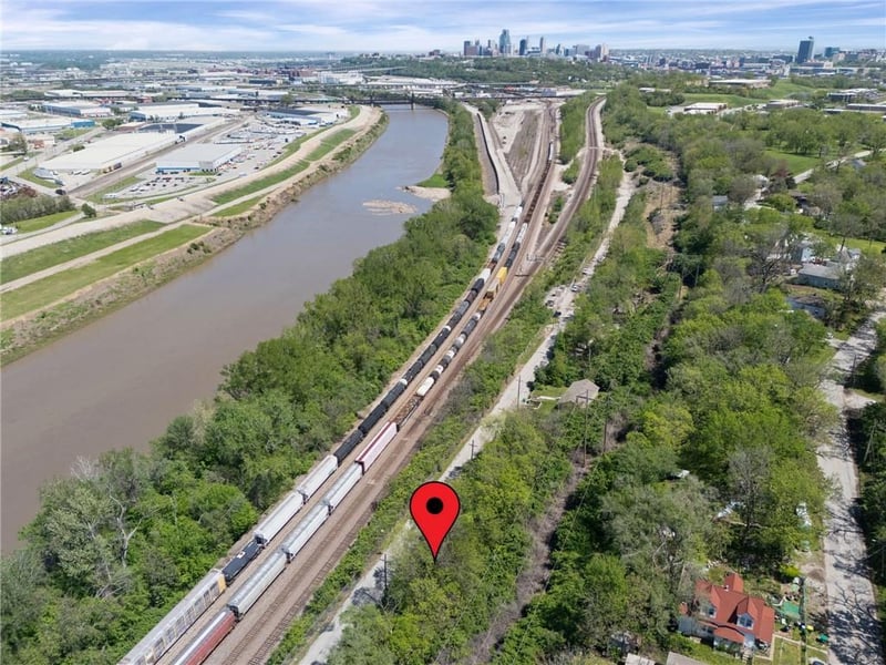 573 Metropolitan Ave, Kansas City, KS 66103