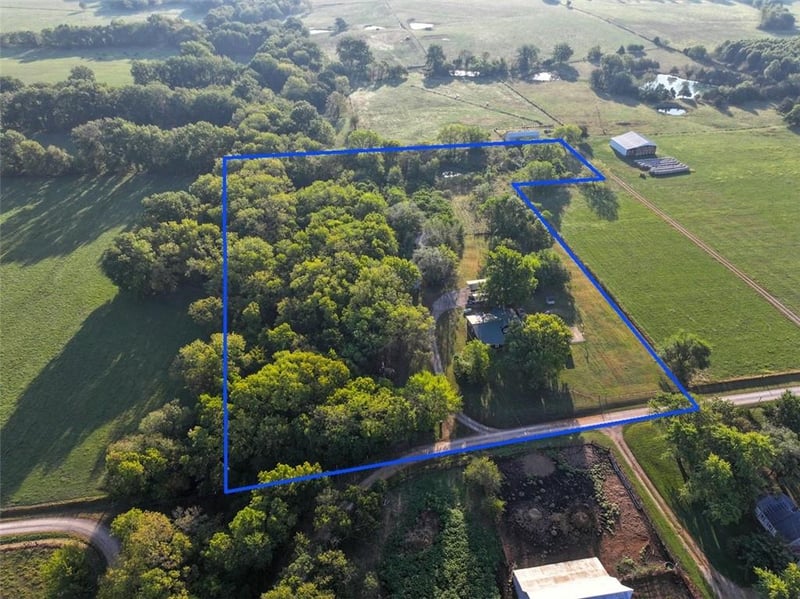 9351 2700 Rd, Harwood, MO 64750