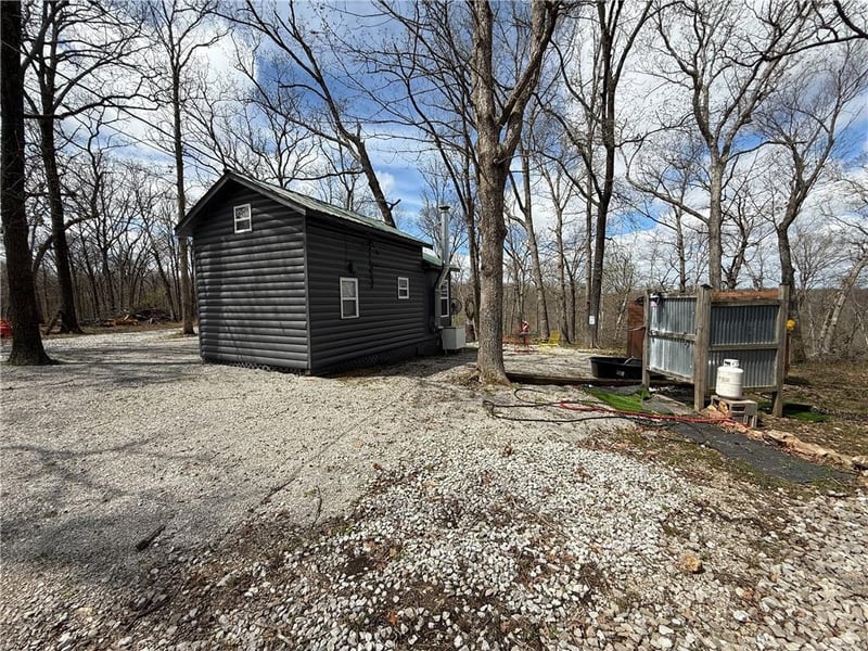 991 976 Rd, Deepwater, MO 64740