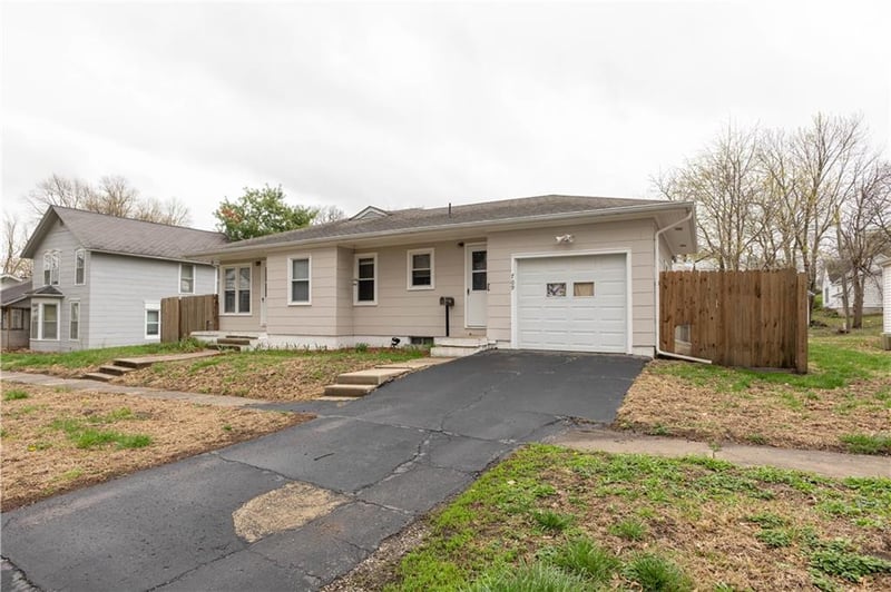 709 Broad St, Tarkio, MO 64491