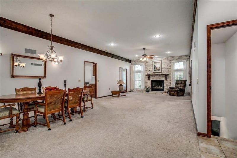 3316 Victoria Dr, Blue Springs, MO 64015