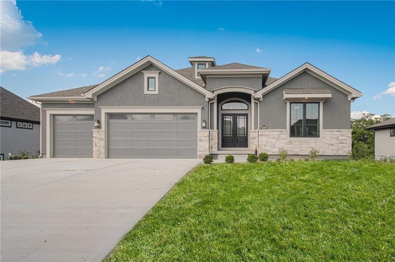 2339 Foxtail Dr, Kearney, MO 64060