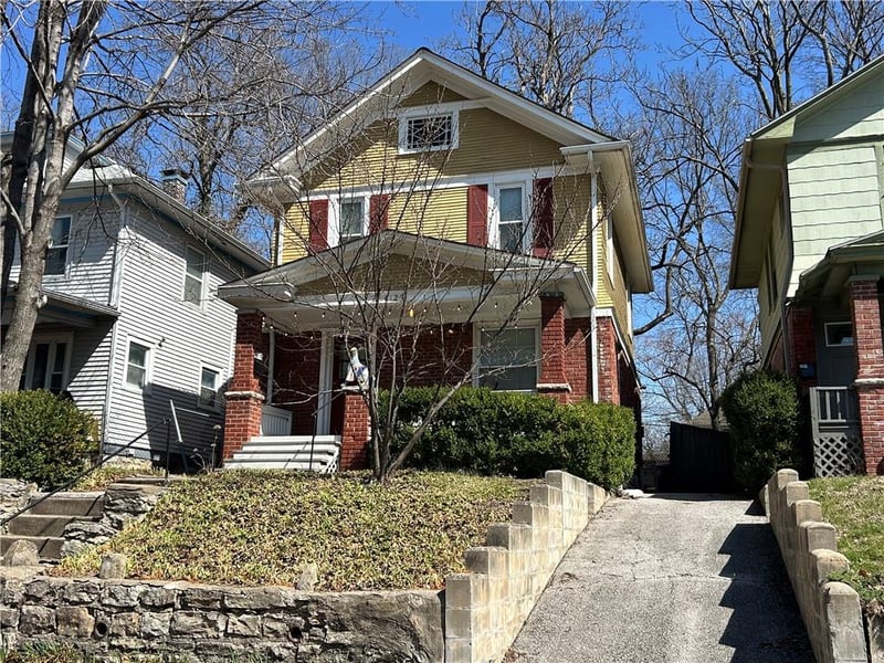 4125 Charlotte St, Kansas City, MO 64110