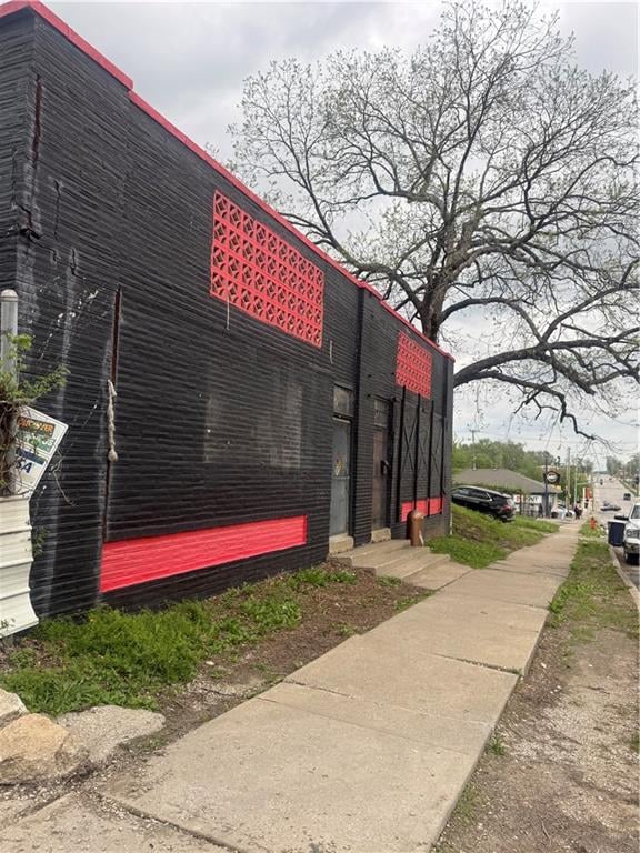 5528 Prospect Ave, Kansas City, MO 64130