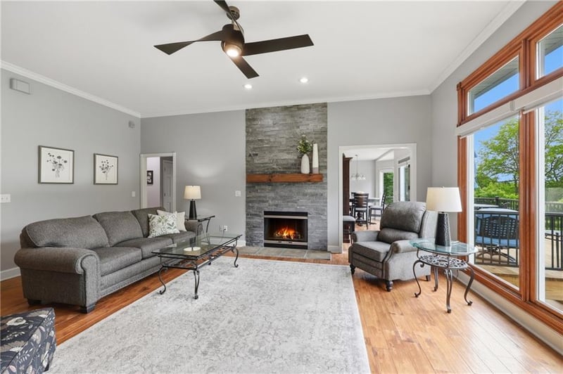 2905 SW Shrout Creek Dr, Blue Springs, MO 64015