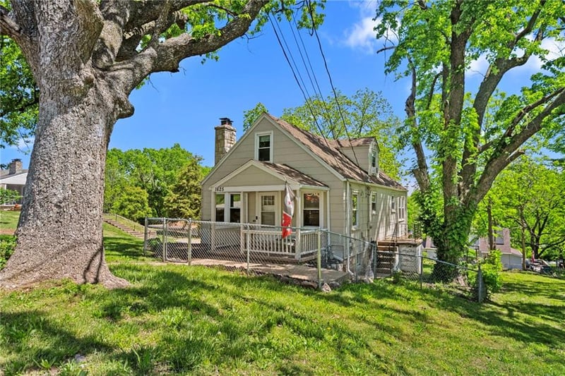 1625 42nd St, Kansas City, KS 66106