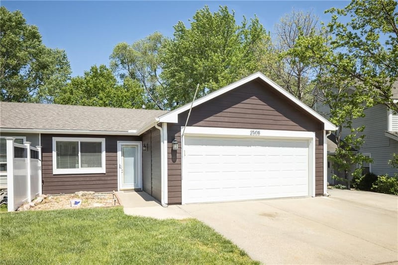2508 Crestline Ct, Lawrence, KS 66407