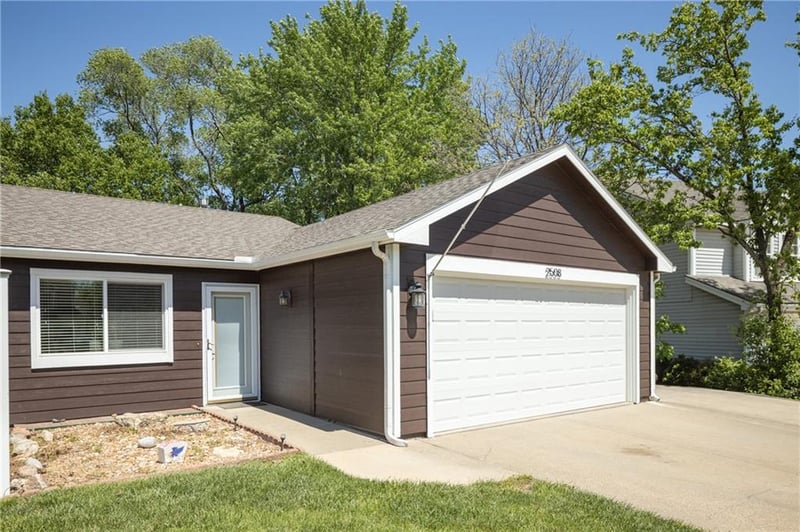2508 Crestline Ct, Lawrence, KS 66407