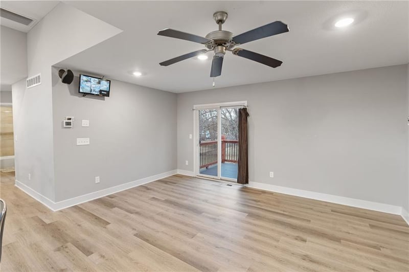 2312 72nd St, Kansas City, MO 64118