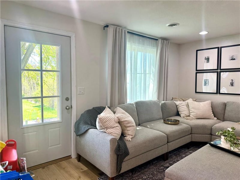 135 SE Mount Zion Rd, St Joseph, MO 64504