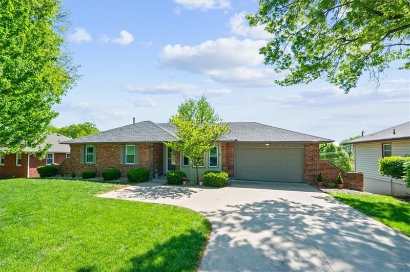 1601 78th St, Kansas City, KS 66112