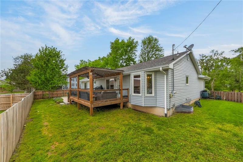 605 South St, Spring Hill, KS 66083