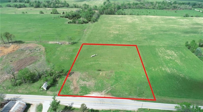 6777 32 Hw, El Dorado Springs, MO 64744