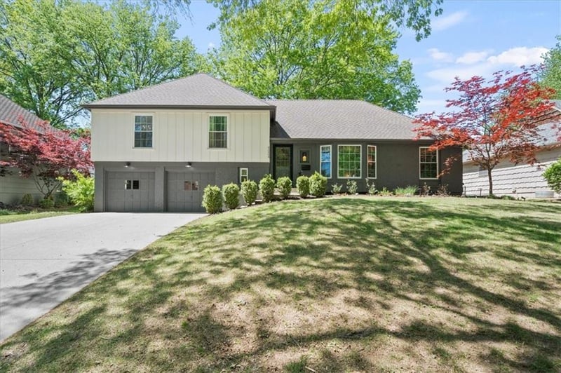 9004 Horton St, Overland Park, KS 66207