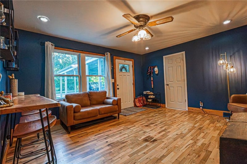 115 Spring Valley Ave, Bonner Springs, KS 66012