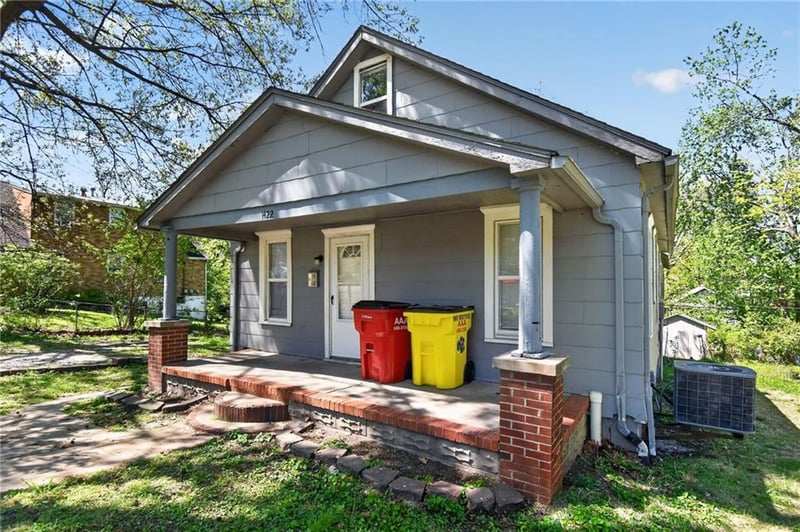 1422 Maywood Ave, Independence, MO 64052