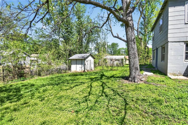 1422 Maywood Ave, Independence, MO 64052