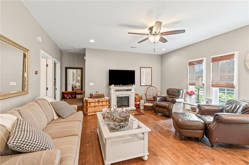 1010 Lakesite Rd, Maysville, MO 64469