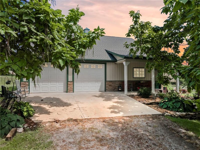 1010 Lakesite Rd, Maysville, MO 64469