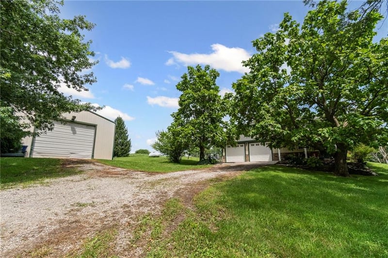 1010 Lakesite Rd, Maysville, MO 64469