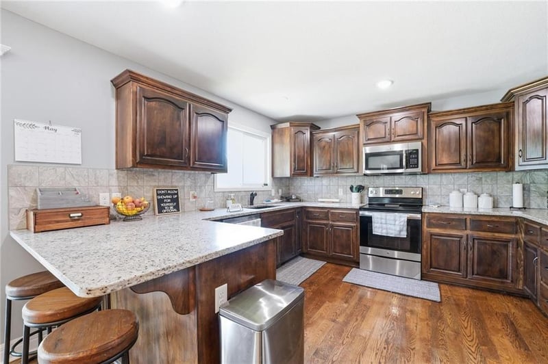 4010 Stacey Way Ct, St Joseph, MO 64505