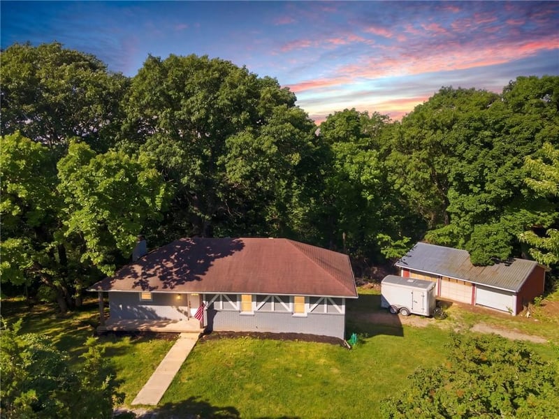 5977 208th St, Holt, MO 64048