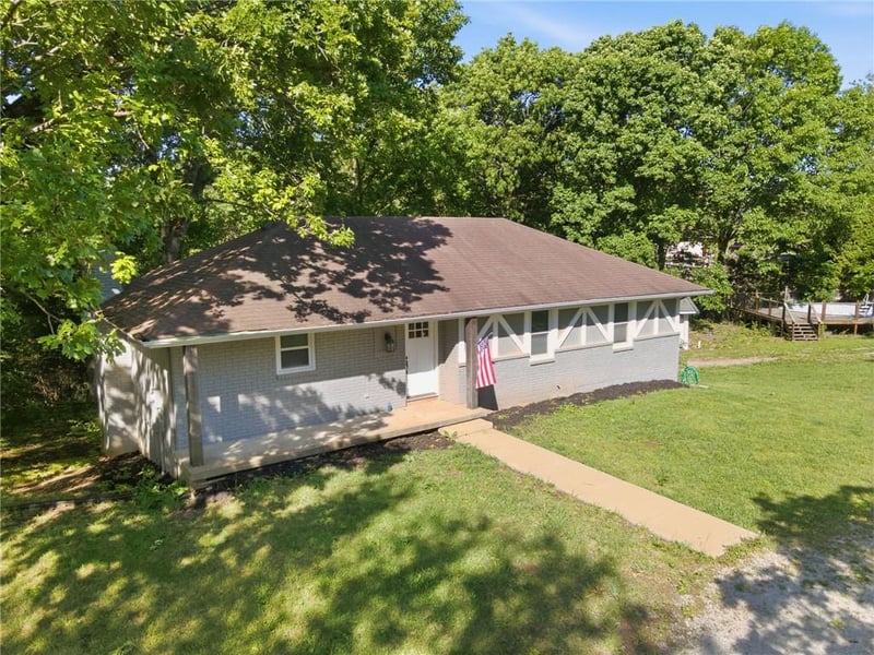 5977 208th St, Holt, MO 64048