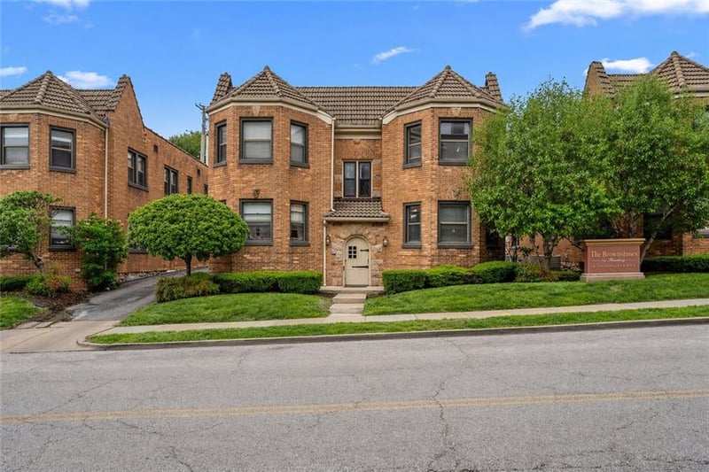 4508 Broadway St, Kansas City, MO 64111