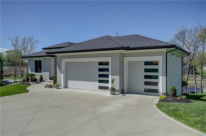 42 Bison Falls Cir, Lake Winnebago, MO 64034