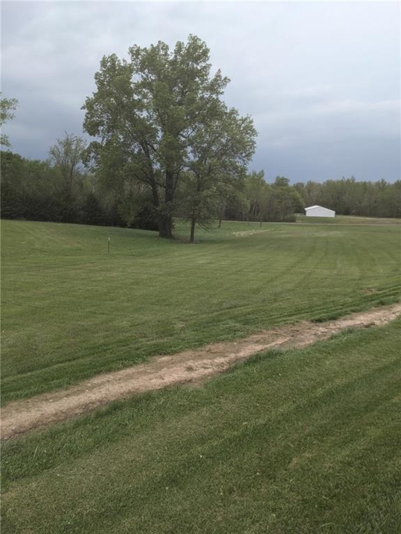 Lake Dr, Keytesville, MO 65261