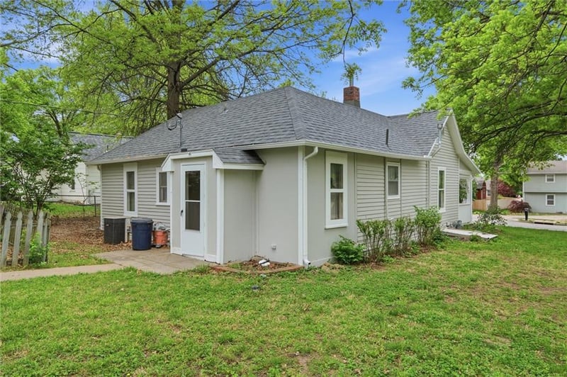 840 Limit St, Leavenworth, KS 66048