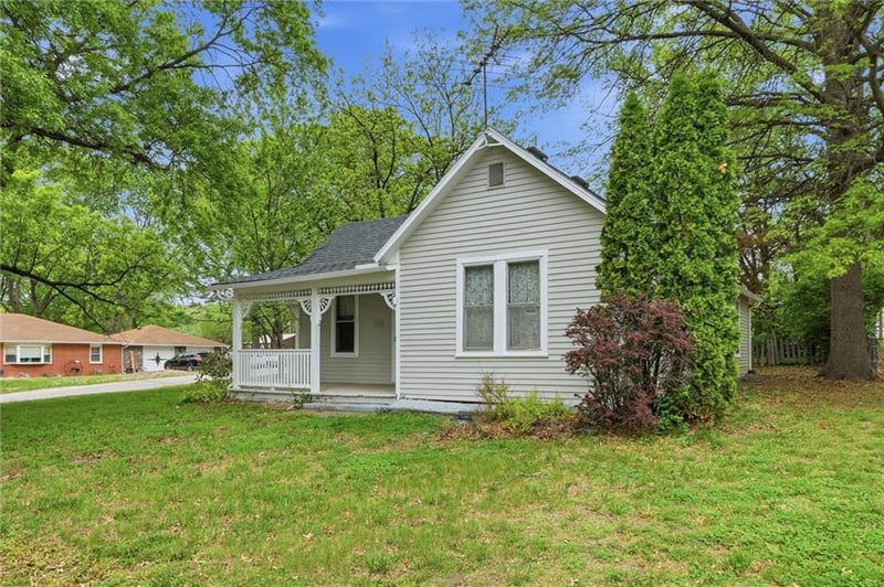 840 Limit St, Leavenworth, KS 66048