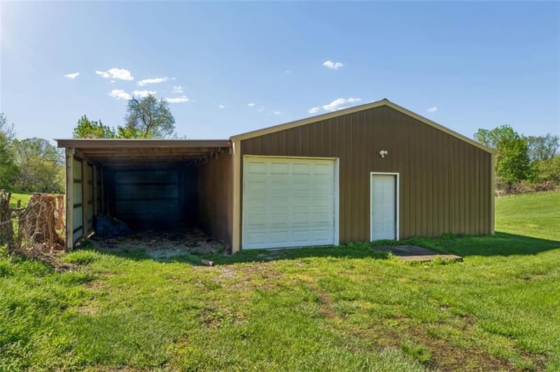 18611 E Salisbury Rd, Independence, MO 64056