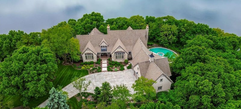 10462 Oakcrest Ln, Olathe, KS 66061