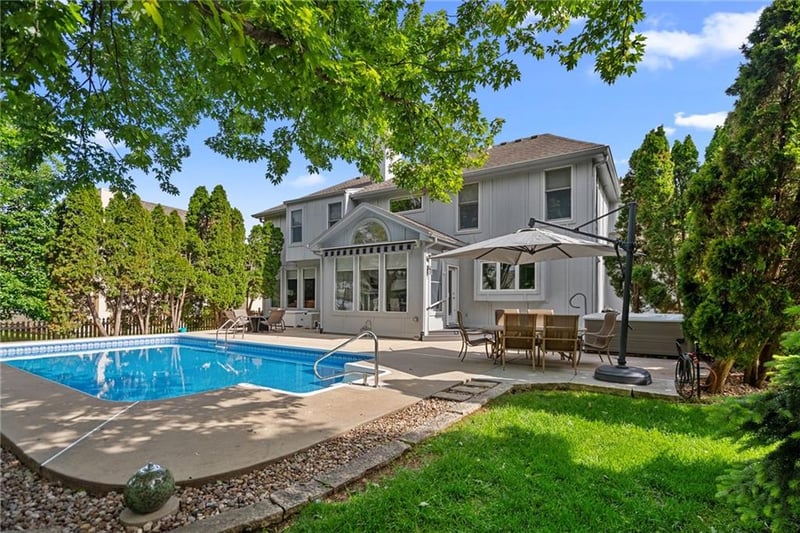 9308 150th Ter, Overland Park, KS 66221