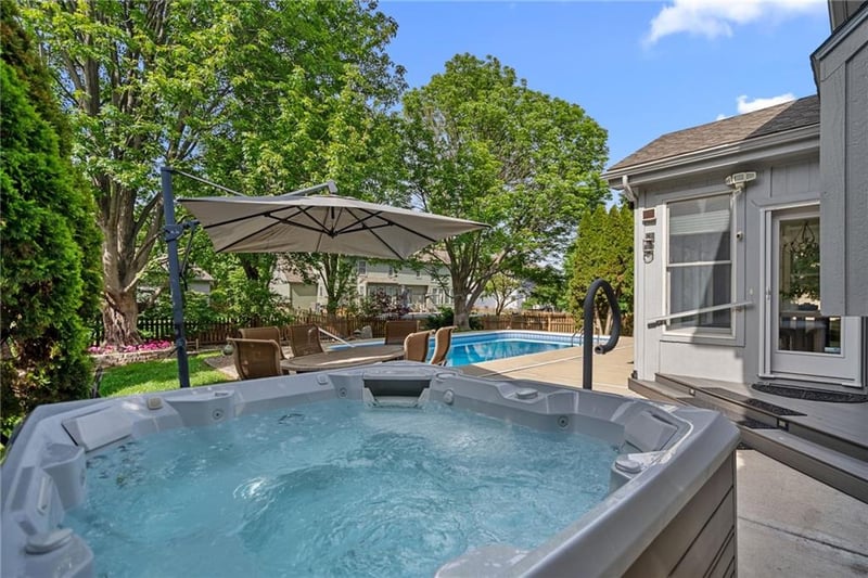 9308 150th Ter, Overland Park, KS 66221