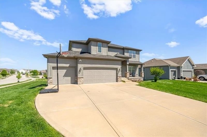9419 Bell St, Kansas City, MO 64155