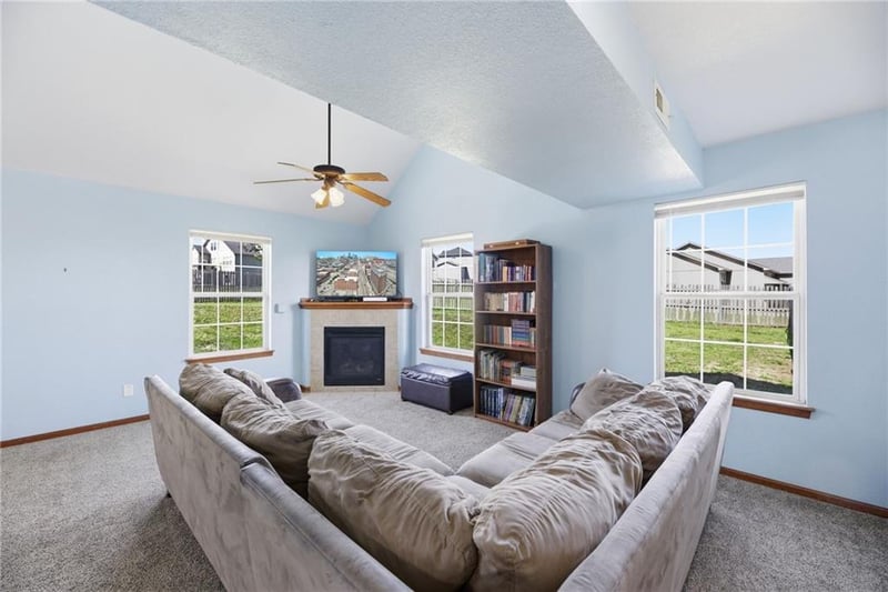 16820 Sheehan Rd, Basehor, KS 66007