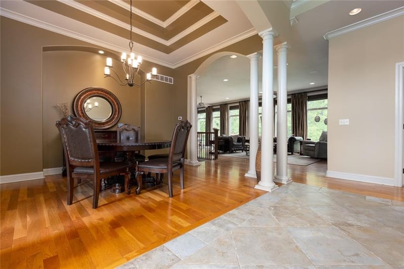 4530 Verona Dr, Riverside, MO 64150