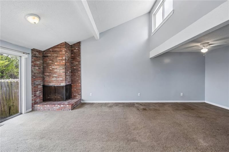 11303 Calico Dr, Kansas City, MO 64137