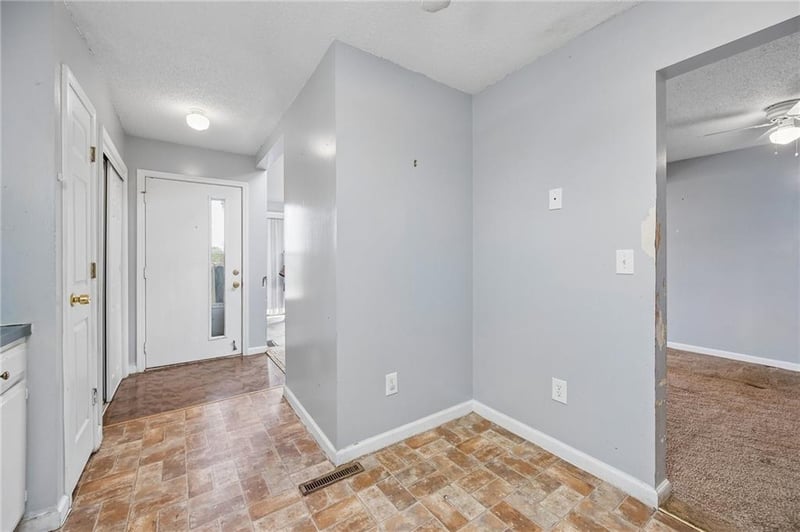 11303 Calico Dr, Kansas City, MO 64137