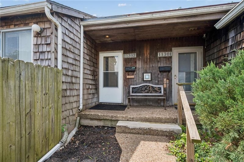 11303 Calico Dr, Kansas City, MO 64137