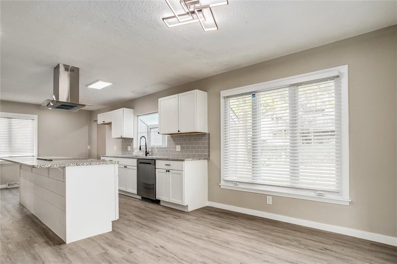 1120 97th Pl, Kansas City, MO 64155