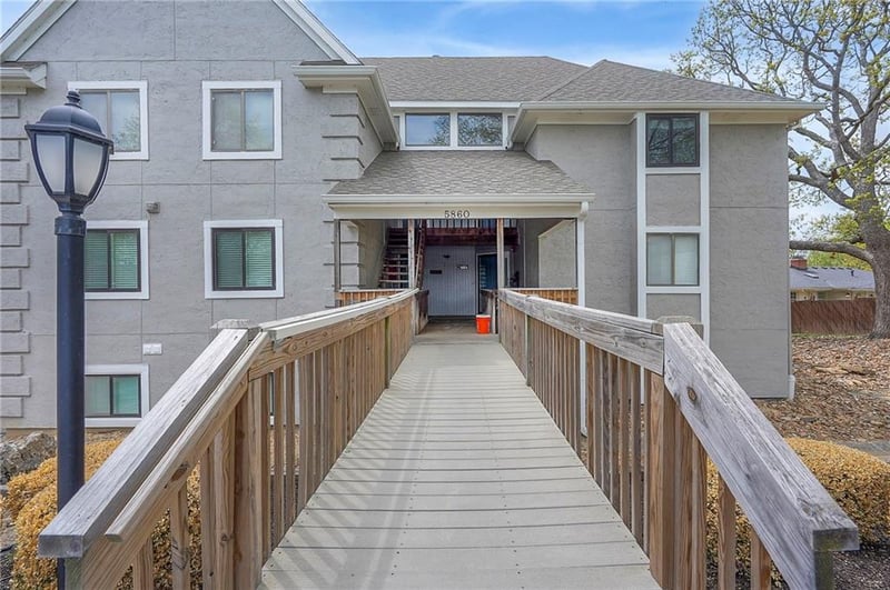 5860 Park Unit #12 St, Shawnee, KS 66216