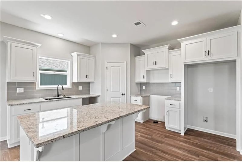 515 Callie Rd, Bates City, MO 64011