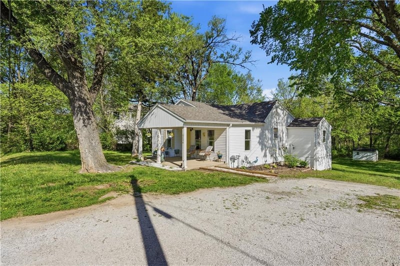 6206 NE 54th St, Kansas City, MO 64119