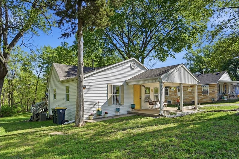 6206 NE 54th St, Kansas City, MO 64119